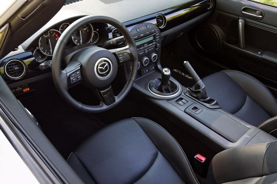  Mazda MX-5 Miata Special Edition 2012 года  (фото 10 из 31)